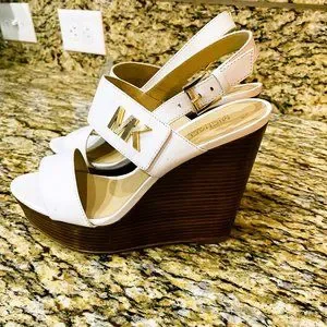 Michael Kors Deanna leather wedge